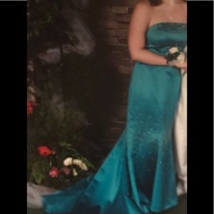 ALFRED ANGELO TRAIN SWEEP PROM DRESS